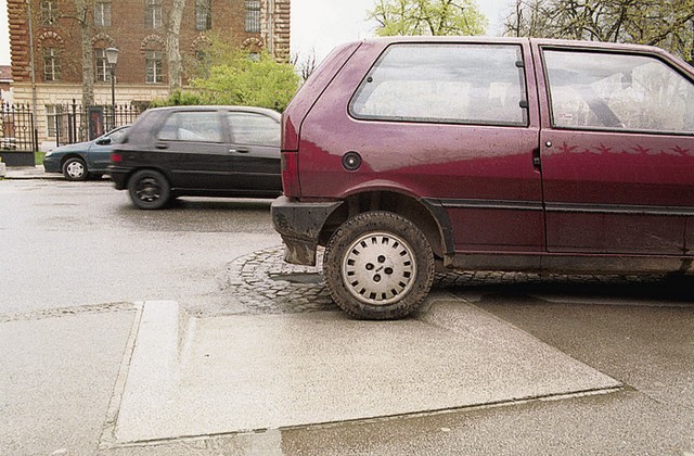 Preozek betonski dovoz za invalide