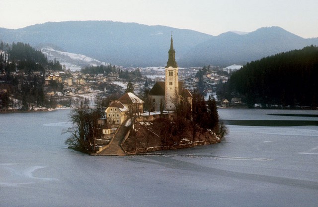 Zamrznjeno vračanje: Blejski otok