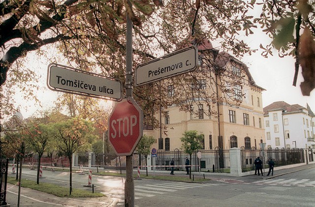 Prepovedano območje: ameriška ambasada