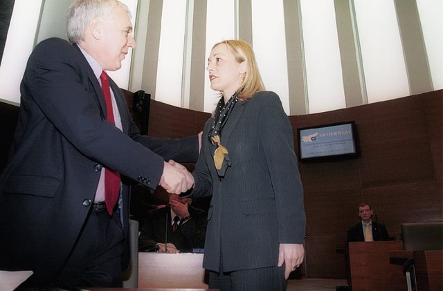 Vse za Nato: Alja Brglez in Jamie Shea