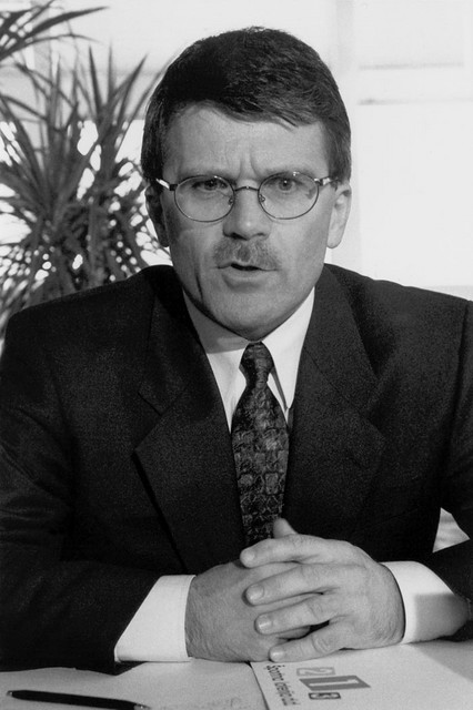 Stanislav Valant - direktor Nacionalne finančne družbe, član nadzornih svetov Petrola, Krke in Etola, predsednik Smučarske zveze Slovenije