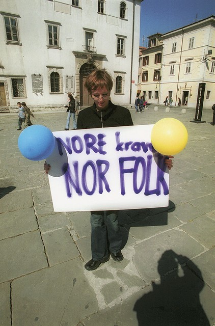 Demonstracije ob obisku podmornice v Kopru