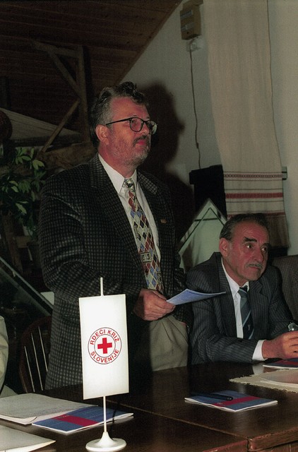 Srečni Mirko Jelenić (levo)