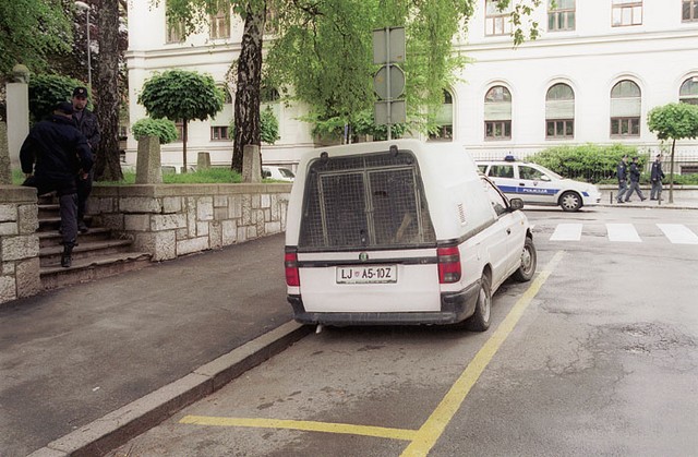 Dvonožni in štirinožni varuhi reda