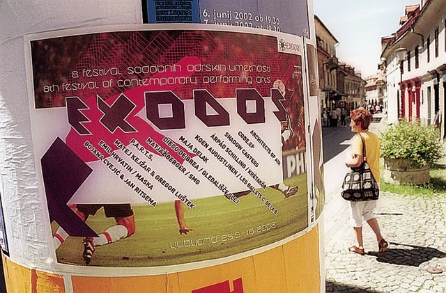 Fuzbal in umetnost: plakat za festival sodobnih odrskih umetnosti Exodos