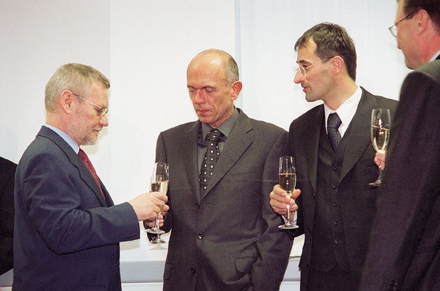 Preuranjeno slavje: Podpis sporazuma o JEK v Krškem decembra 2001