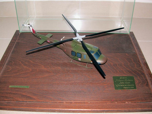 Kopija prvega helikopterja slovenske vojske - darilo Jelka Kacina