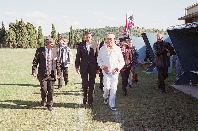 Borut in po lastnih besedah mediteransko napravljeni Božo Dimnik med zamudniškim drvenjem proti hrvaški slačilnici.