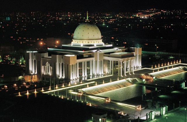 Predsedniška palača v Ašgabadu