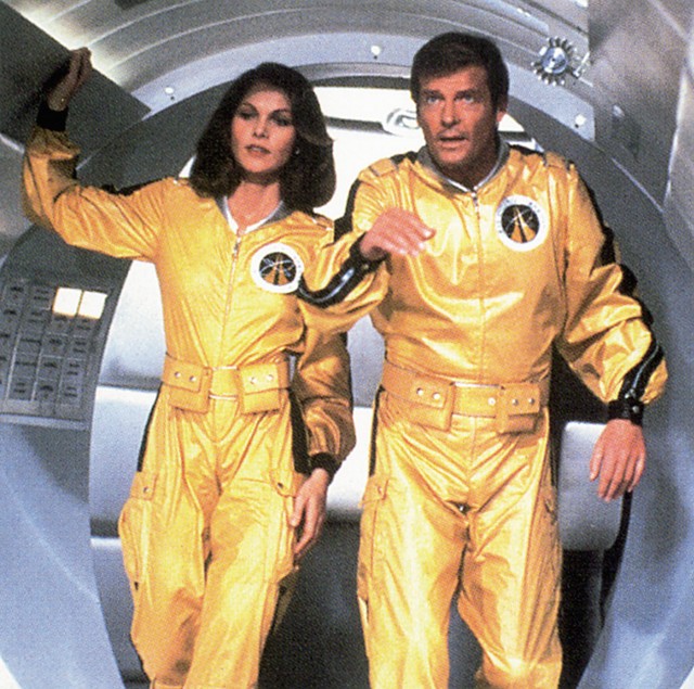 Moonraker: tudi Bond je odletel v 'oddaljeno galaksijo'