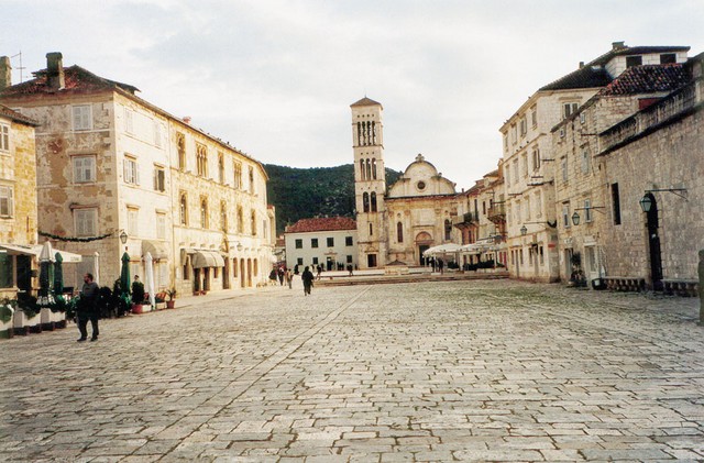 Zapuščeni trg