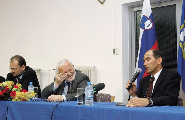 Debata v Vrhniki: Jelko Kacin, Jože Mencinger in Janez Janša