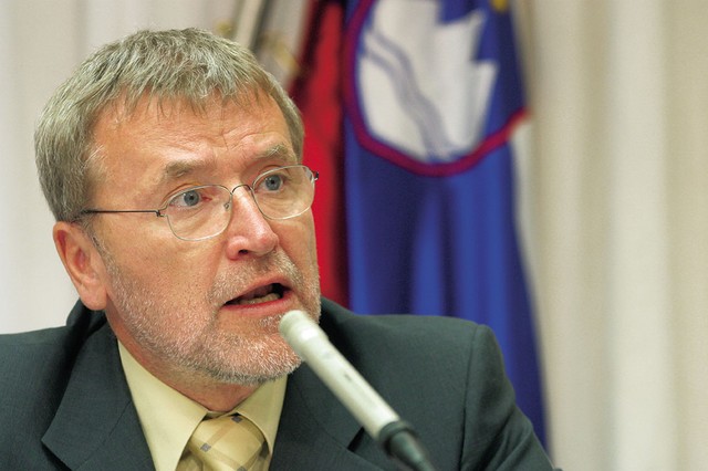 dr. Dušan Keber