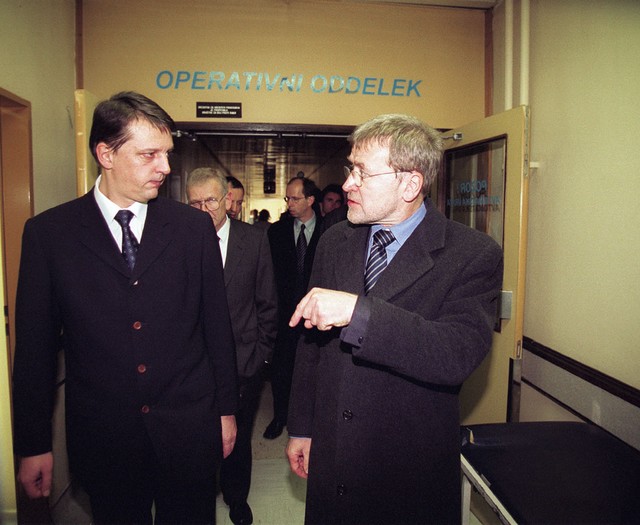 Vizita: Premier in minister na Onkološkem inštitutu