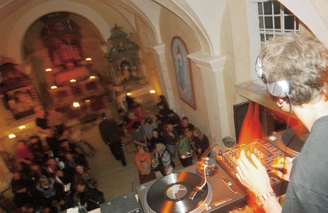 DJ na koru