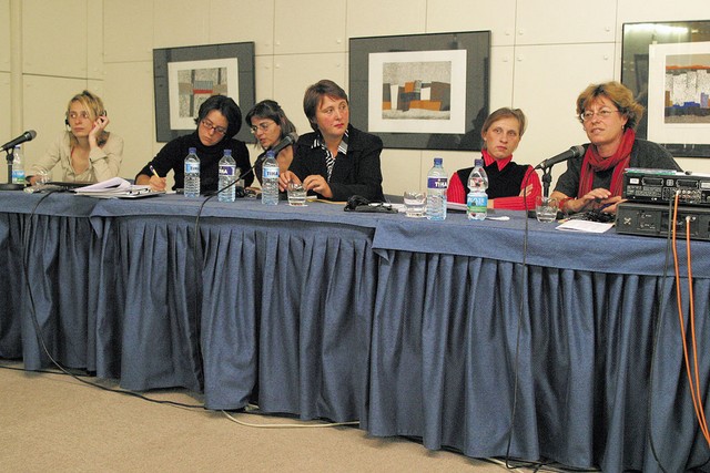 Javna razprava Ženski boji in antiglobalistično gibanje