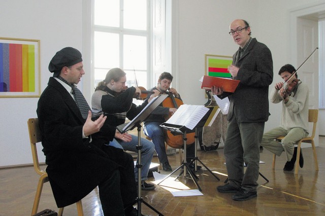 All Capone Štrajh Trio s komponistom Gregorjem Strnišo in baritonistom Alešem Marčičem