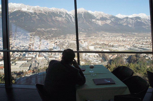 Panoramsko restavracijo vsako leto obišče skoraj 200.000 ljudi