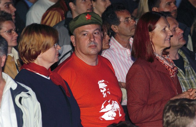 Ivo Godnič: Če bi spoštovali zgodovino, bi politiki napis Naš Tito nad Novo Gorico, ki so ga tisti, ki imajo Tita radi, obnovili pred vstopom v EU, pustili pri miru. Ne pa, da so planili pokonci, ker je zmotil enega župnika in par fašistov iz stare Gorice.
