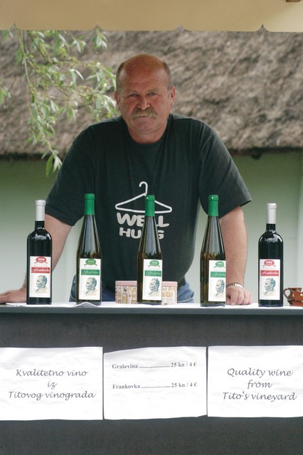 Ivan Mikša s pridelkom slavnega imena