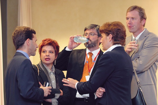 Kisli obrazi vladajoče stranke