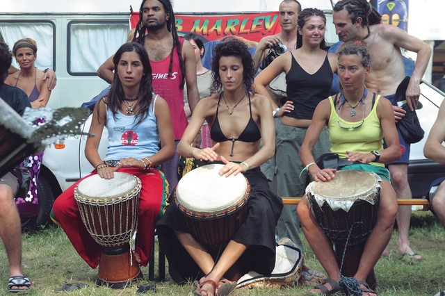 Poleg rolanja in fuzbala je bobnanje najpogostejši reggaejaški šport