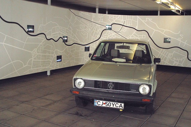 Opozorilo za romunske tatove: 'Too sexy for my car!'