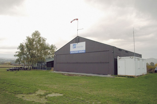 Sporni hangar
