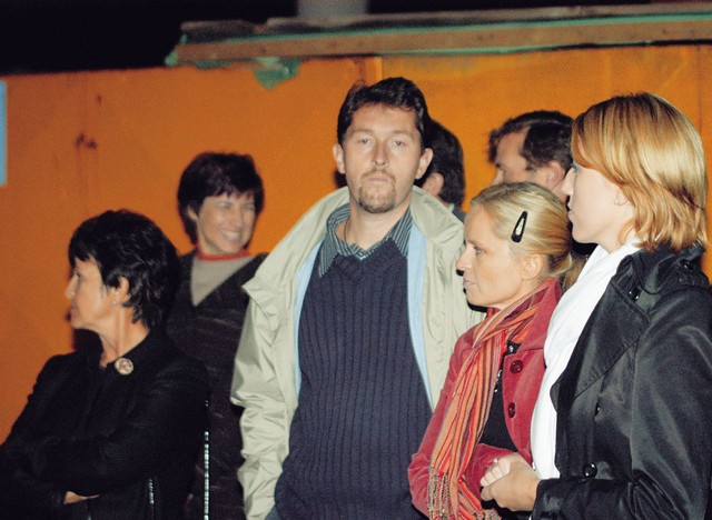Kri ni voda: Dada Brejc, žena Mihe Brejca, ki je službo dobila na Ministrtstvu za notranje zadeve v času, ko je tam služboval tudi njen mož, Gregor Virant, zet Mihe Brejca, ki je v politiko vstopil v času, ko je bil njegov tast minister v Bajukovi vladi in Bojana Virant, žena Gregorja in hčerka Mihe Brejca, ki jo je oče zaposlil v svoji ljubljanski pisarni evropskega poslanca