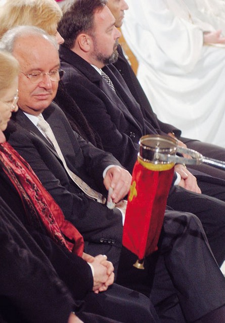 Finančni minister je pokazal jurja