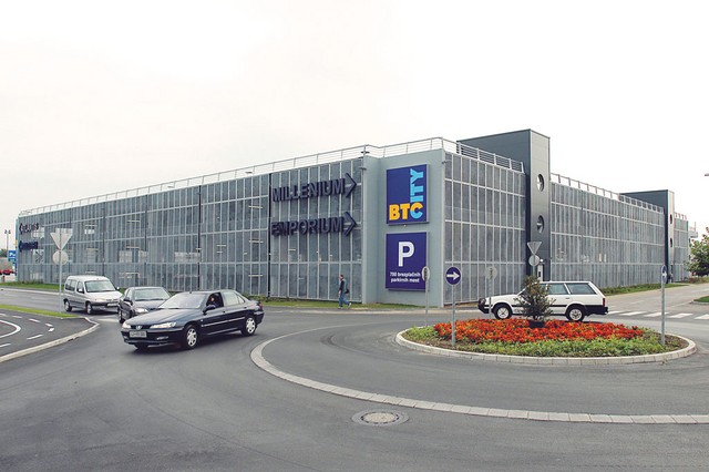 Nova garažna hiša BTC City.