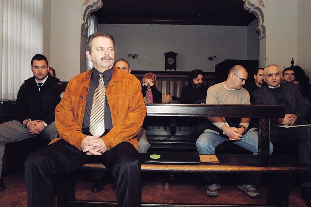 Ponovno na sodišču zaradi umora podjetnika Milana Tilija: Jožef Kovač (v prvi vrsti), Marko Kos in Zvonimir Vojska (v drugi vrsti desno)