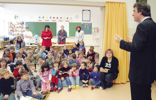 Šolski minister Milan Zver na obisku šole v Vinski gori