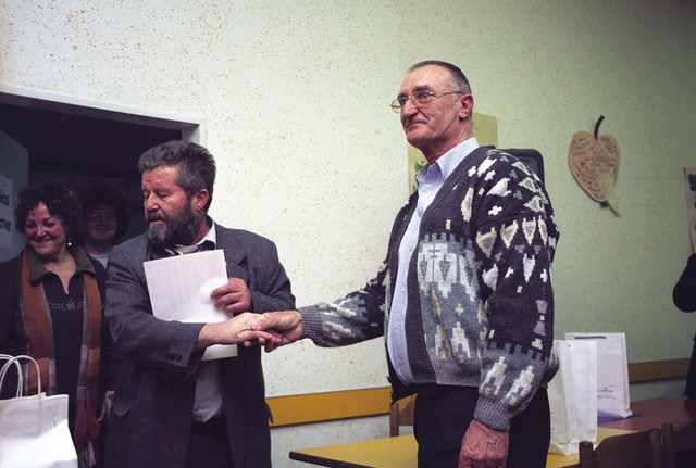Predsednik tarok zveze Slovenije Nikolaj Erjavec in zmagovalec Verbič Jože