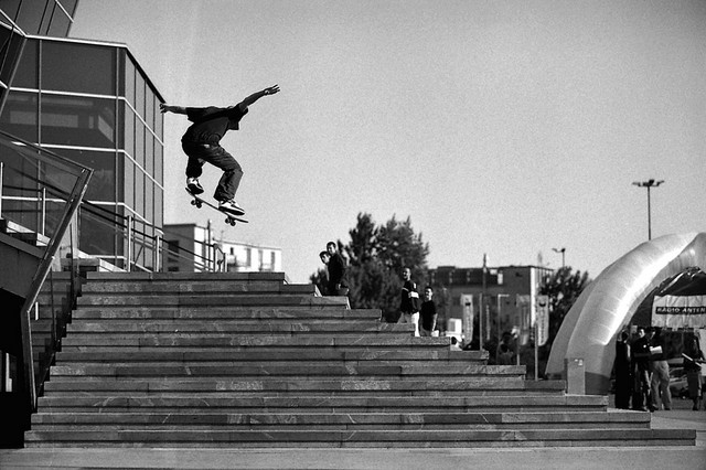 Dean pred ljubljanskim Kolosejem