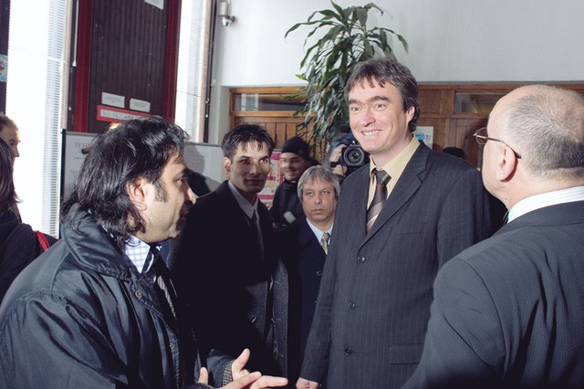 Minister Milan Zver med obiskom na osnovni šoli Bršljin 9. marca