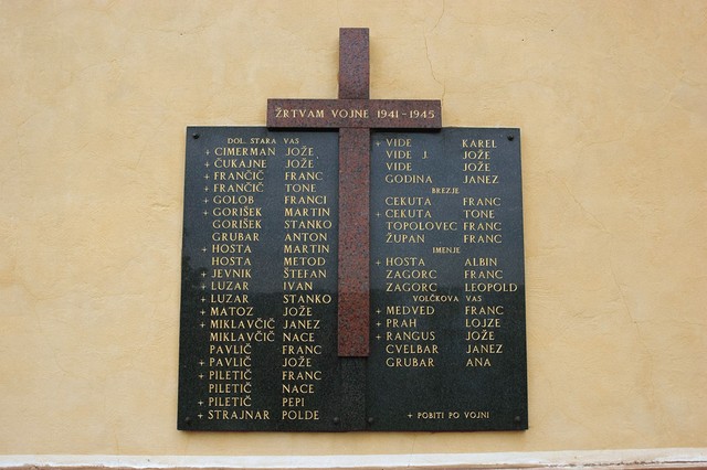 Spodnja Stara vas - S križcem označeni so bili domnevno pobiti po vojni, tisti brez njega večinoma ne sodijo na to spominsko znamenje.