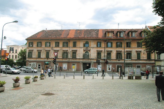 Šumi bodo porušili