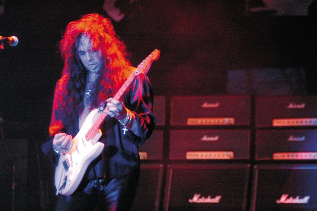 Ingwie Malmsteen, kitara in 12 marshallov