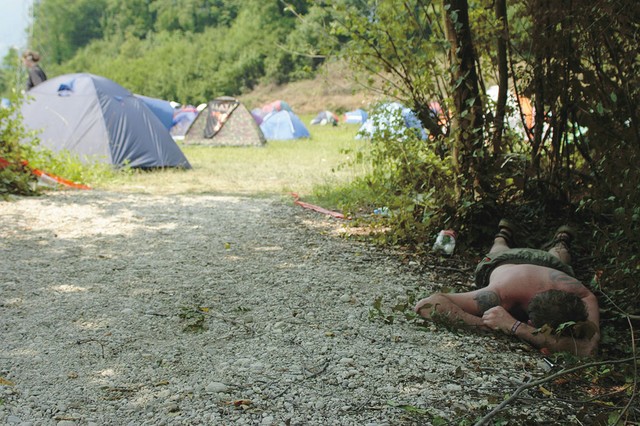 Nekateri v temni noči niso našli šotorov