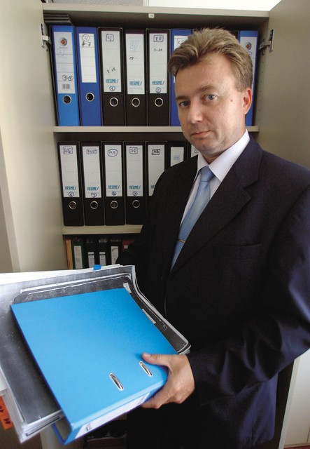 Kriminalist Pavel Jamnik, ki je za TV Slovenija po nalogu ministra Mateja razlagal ovadbo zoper Mitjo Ribičiča