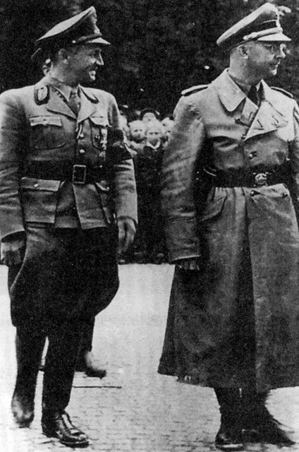 Heinrich Himmler (desno) med obiskom Maribora 1942. leta