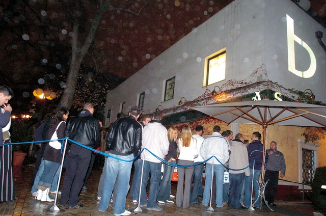 Bar je močnejši od mraza in dežja