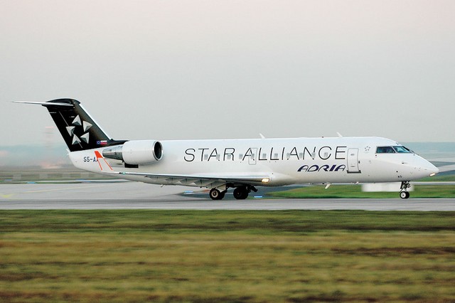 Enega od canadairjev je Adria po dogovoru opremila z logotipom Star Alliance.