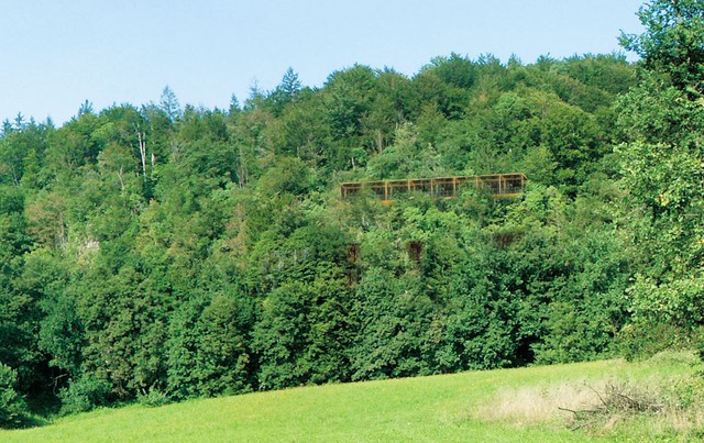 Umestitev Evropskega muzeja krasa na lokaciji nad Stenami ob Planinskem polju