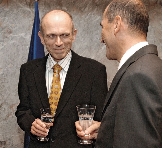 Janez Drnovšek in Janez Janša ob praznovanju dneva samostojnosti in enotnosti, 23. december 2005 v parlamentu
