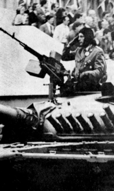 Vojaška parada v Beogradu leta 1985