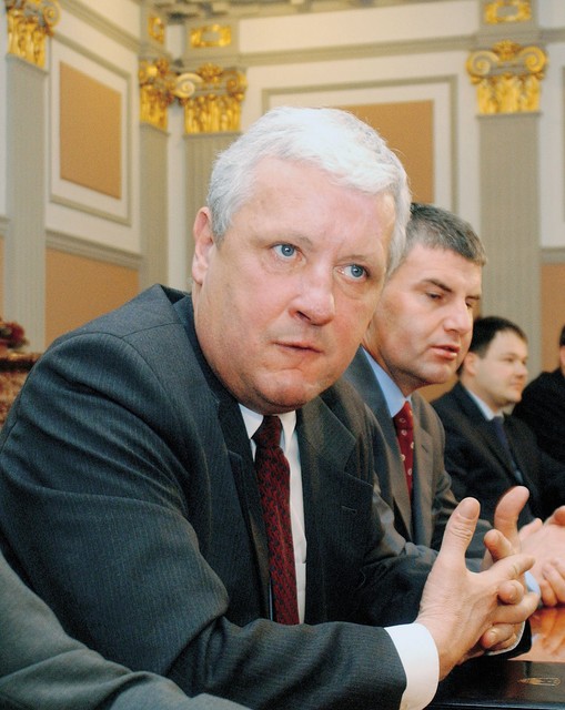 Leta 1993, ko sta Sova in ministrstvo za notranje zadeve podpisala tajni sporazum o izvajanju prisluškovanja, je MNZ vodil Ivo Bizjak.