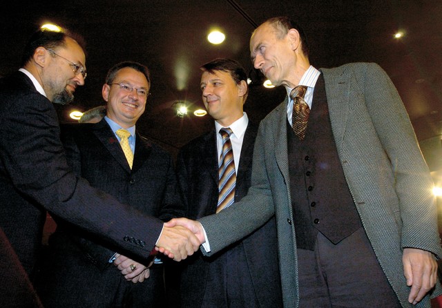 Zadnji trenutki navidezne enotnosti na zadnjem kongresu LDS, 15. oktobra 2005