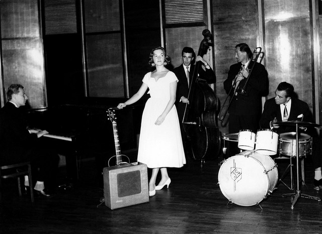 Majda Sepe s kvartetom Jureta Robežnika sredi petdesetih